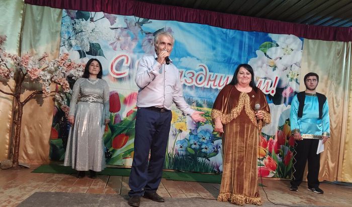поздравление руководителя ансамбля народного танца Урмия